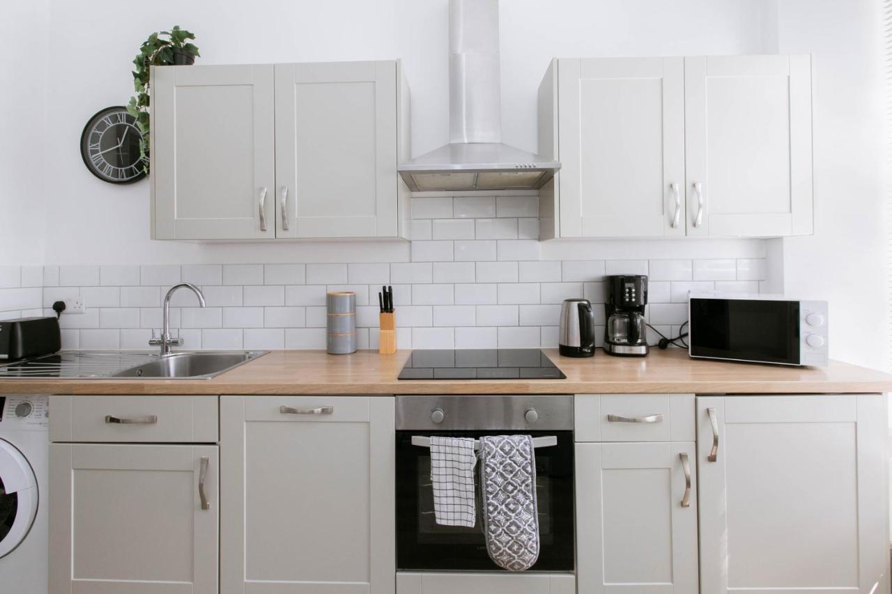 Spacious Apartment, Free Parking, Central Location Near To Uni, Hospital, Town Exeter Exterior foto